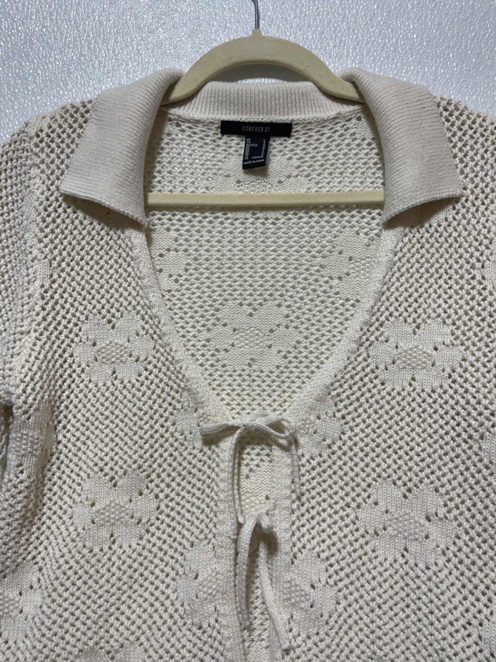 3/$30 Forever 21 Cream Collared Tie-Front V-Neck Sweater - Picture 4 of 6